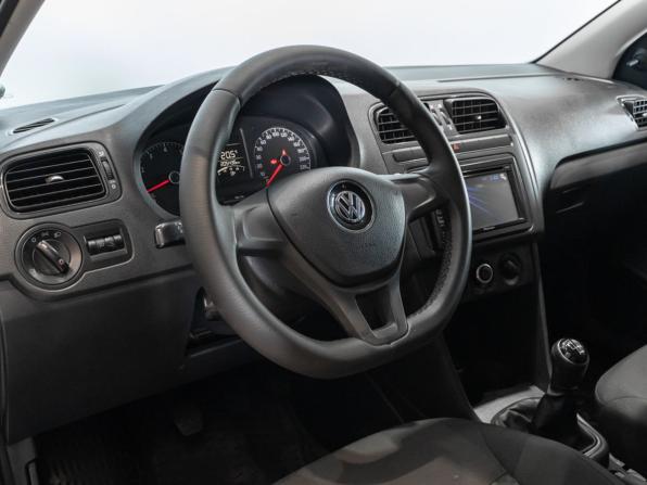 Volkswagen Polo V Рестайлинг с пробегом 2015 года, цена 800 800 рублей, 205431 км, седан, Автокод Объявления
