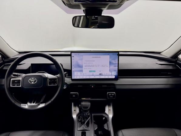 Toyota RAV4 VI (XA60) с пробегом 2026 года, цена 4 550 000 рублей, 11 км, внедорожник, Автокод Объявления