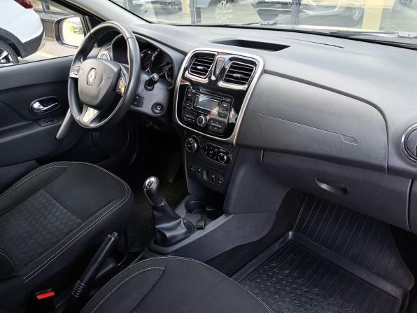 Renault Sandero II с пробегом 2016 года, цена 886 400 рублей, 115800 км, хэтчбек, Автокод Объявления