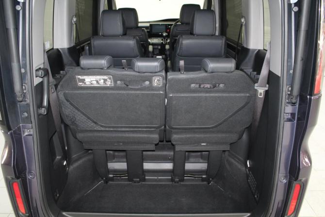 Honda Stepwgn V с пробегом 2015 года, цена 1 750 000 рублей, 82909 км, минивэн, Автокод Объявления