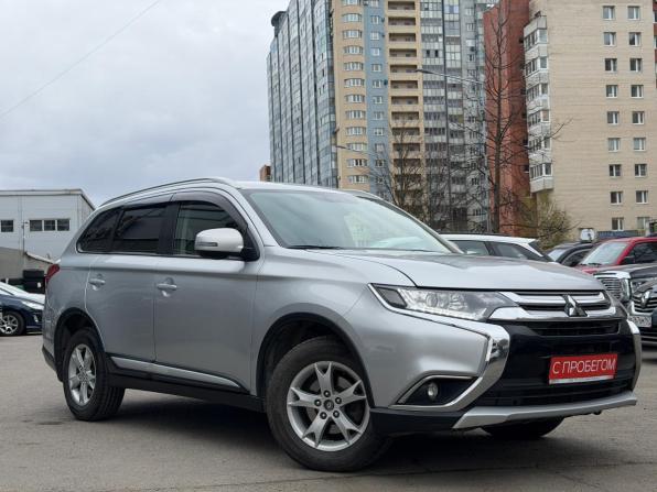 Mitsubishi Outlander III Рестайлинг 2 с пробегом 2015 года, цена 1 499 000 рублей, 195000 км, внедорожник, Автокод Объявления