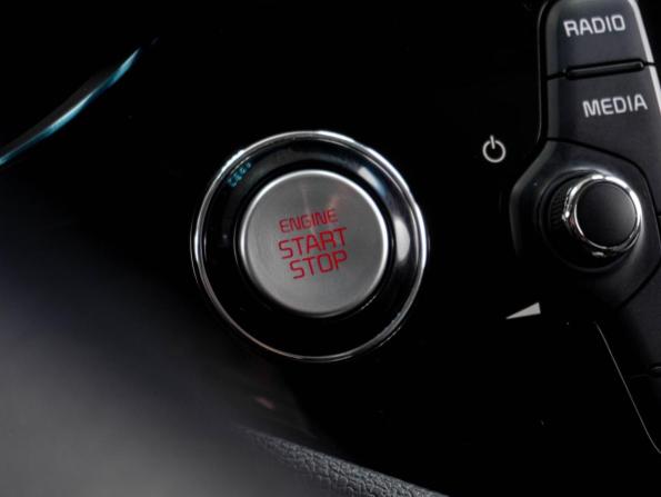 Kia Ceed II Рестайлинг с пробегом 2018 года, цена 1 199 000 рублей, 252483 км, хэтчбек, Автокод Объявления