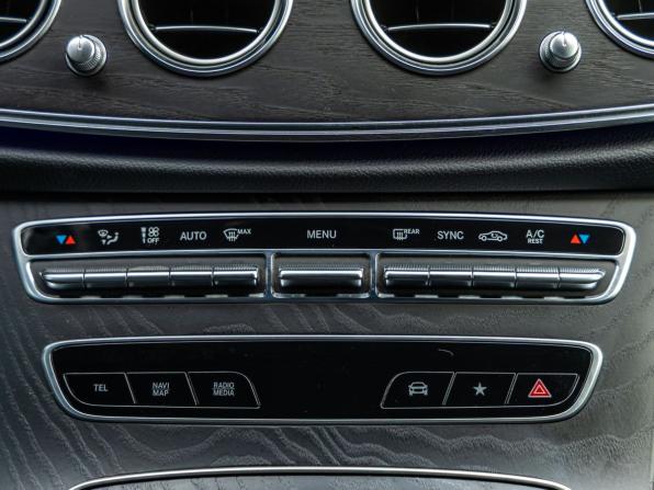 Mercedes-Benz E-Класс V (W213 S213 C238) Рестайлинг с пробегом 2021 года, цена 4 998 000 рублей, 48195 км, седан, Автокод Объявления
