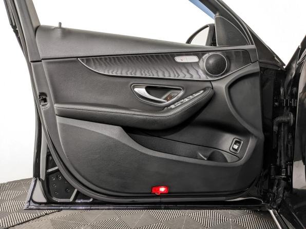 Mercedes-Benz C-Класс IV (W205) Рестайлинг с пробегом 2019 года, цена 2 766 000 рублей, 92328 км, седан, Автокод Объявления