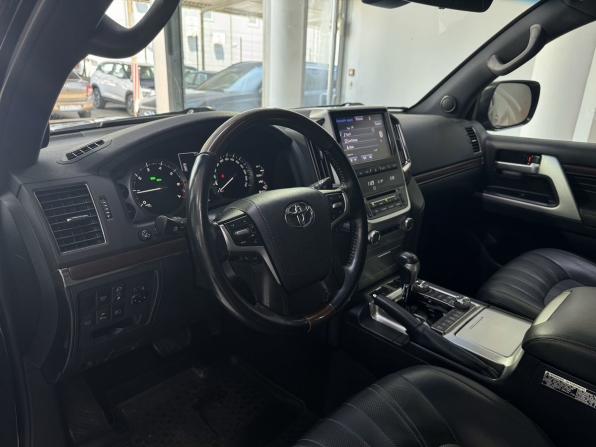 Toyota Land Cruiser 200 Series Рестайлинг 2 с пробегом 2020 года, цена 9 050 000 рублей, 92876 км, внедорожник, Автокод Объявления