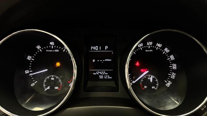 Skoda Yeti I Рестайлинг с пробегом 2015 года, цена 1 230 000 рублей, 98123 км, внедорожник, Автокод Объявления