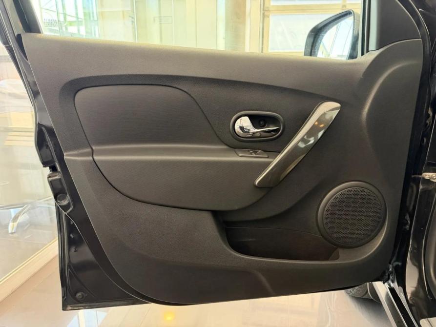 Renault Sandero II Рестайлинг Подольск  - изображение 11
