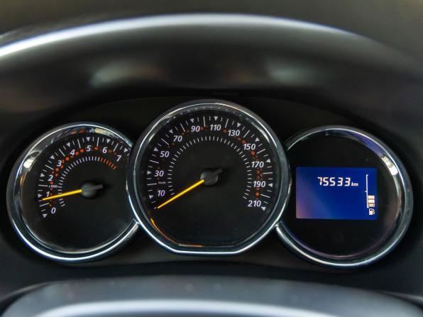 Renault Sandero II с пробегом 2015 года, цена 1 018 000 рублей, 75533 км, хэтчбек, Автокод Объявления