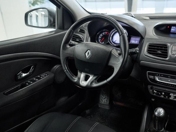 Renault Megane III Рестайлинг 2 с пробегом 2013 года, цена 599 000 рублей, 223200 км, хэтчбек, Автокод Объявления