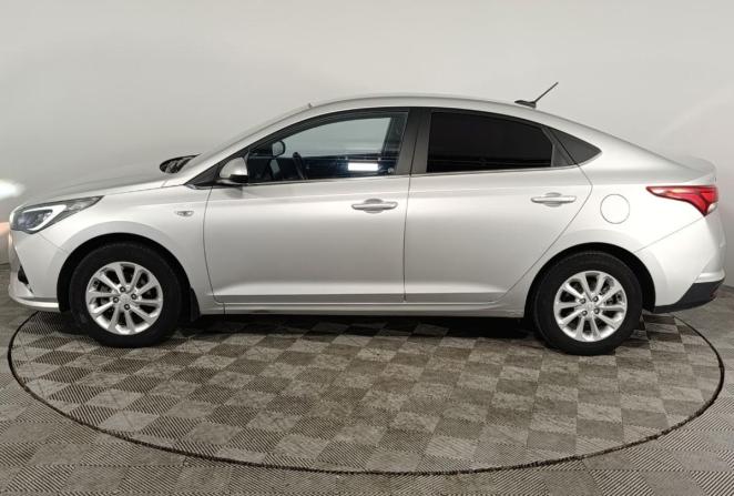 Hyundai Solaris II Рестайлинг с пробегом 2021 года, цена 1 700 000 рублей, 74423 км, седан, Автокод Объявления