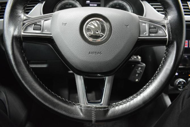 Skoda Octavia III (A7) Рестайлинг с пробегом 2018 года, цена 1 789 000 рублей, 87000 км, лифтбек, Автокод Объявления