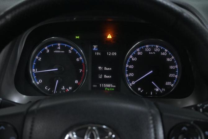 Toyota RAV4 IV (XA40) Рестайлинг с пробегом 2018 года, цена 2 500 000 рублей, 116000 км, внедорожник, Автокод Объявления