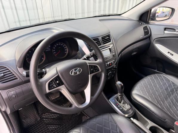 Hyundai Solaris I Рестайлинг с пробегом 2016 года, цена 937 000 рублей, 155300 км, седан, Автокод Объявления