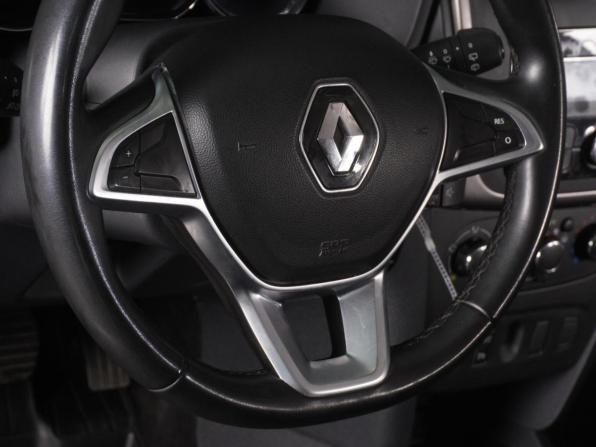 Renault Sandero II с пробегом 2018 года, цена 965 000 рублей, 130262 км, хэтчбек, Автокод Объявления