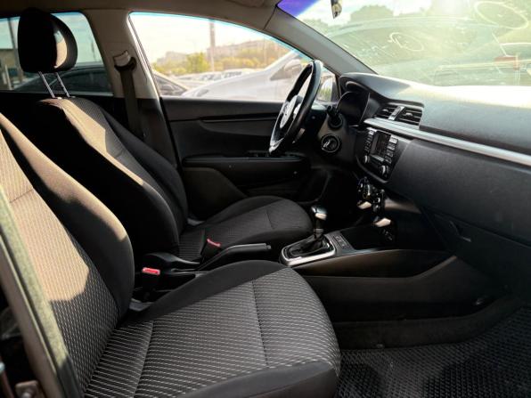 Kia Rio IV с пробегом 2018 года, цена 1 095 000 рублей, 200171 км, седан, Автокод Объявления