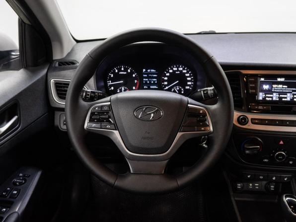 Hyundai Solaris II с пробегом 2018 года, цена 1 229 000 рублей, 103234 км, седан, Автокод Объявления