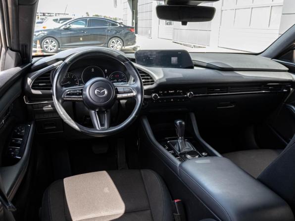 Mazda 3 IV (BP) с пробегом 2019 года, цена 2 099 000 рублей, 114935 км, хэтчбек, Автокод Объявления