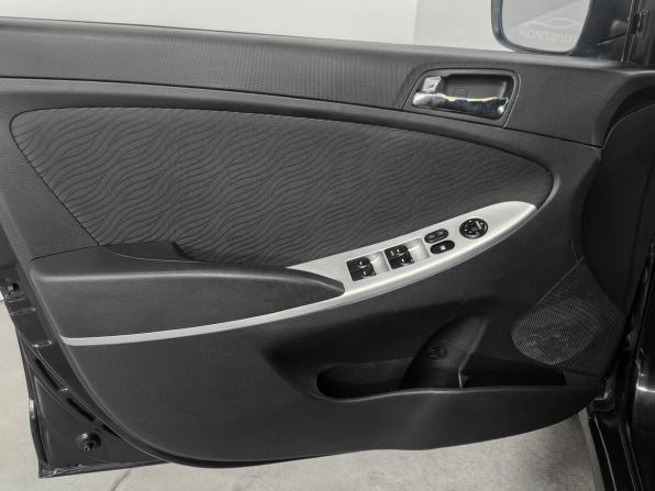 Hyundai Solaris I с пробегом 2013 года, цена 700 000 рублей, 395412 км, седан, Автокод Объявления