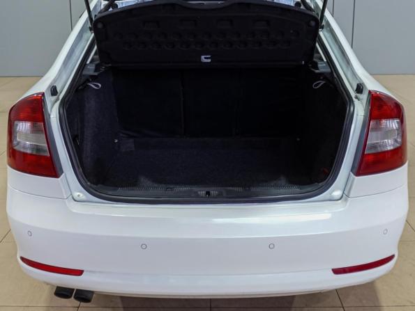 Skoda Octavia II (A5) Рестайлинг с пробегом 2012 года, цена 980 000 рублей, 282843 км, лифтбек, Автокод Объявления