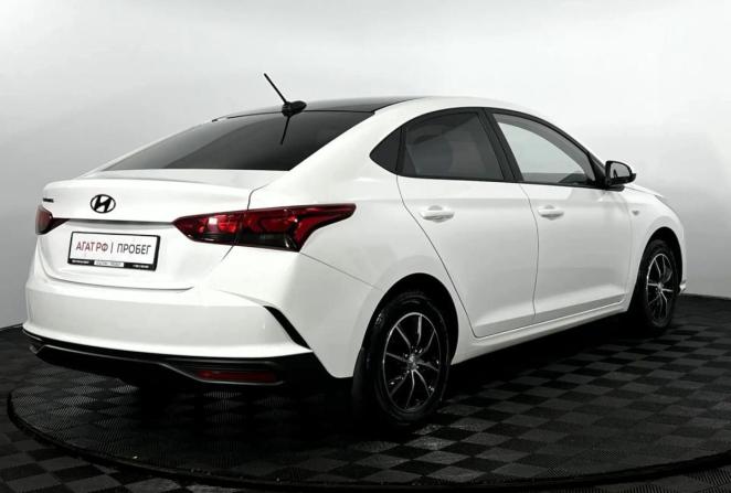 Hyundai Solaris II Рестайлинг с пробегом 2022 года, цена 1 745 000 рублей, 31816 км, седан, Автокод Объявления