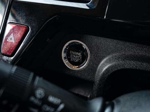 Honda Stepwgn V с пробегом 2017 года, цена 1 940 000 рублей, 96183 км, минивэн, Автокод Объявления