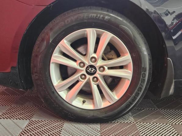 Hyundai Sonata VI (YF) с пробегом 2012 года, цена 1 049 000 рублей, 181066 км, седан, Автокод Объявления