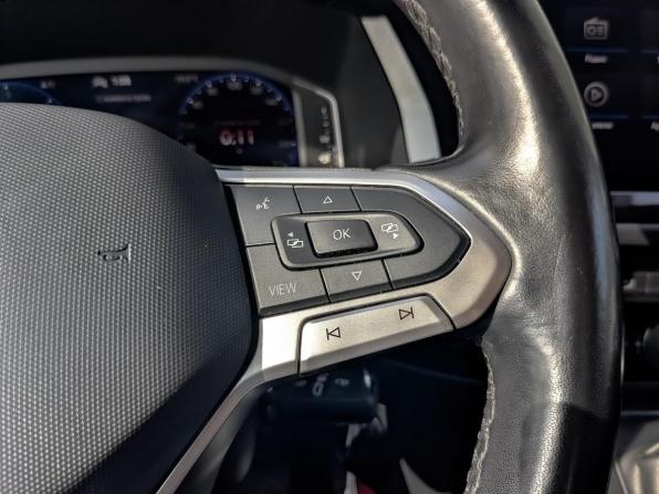 Volkswagen Multivan T6 Рестайлинг с пробегом 2021 года, цена 4 700 000 рублей, 207418 км, минивэн, Автокод Объявления