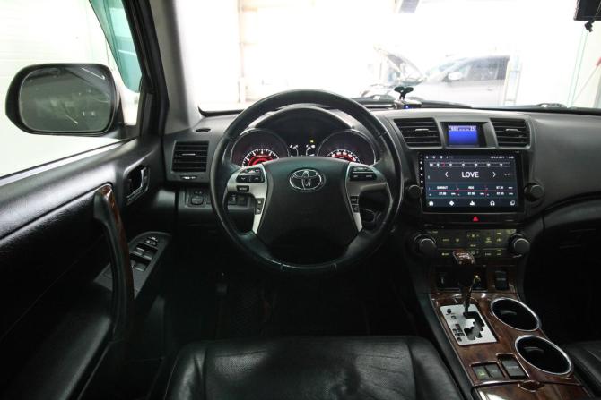 Toyota Highlander II (XU40) Рестайлинг с пробегом 2011 года, цена 2 070 000 рублей, 243361 км, внедорожник, Автокод Объявления