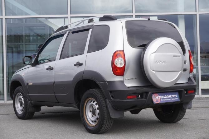 Chevrolet Niva I Рестайлинг с пробегом 2017 года, цена 644 000 рублей, 160110 км, внедорожник, Автокод Объявления
