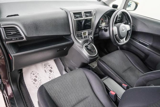 Toyota Ractis II с пробегом 2011 года, цена 849 000 рублей, 165074 км, хэтчбек, Автокод Объявления