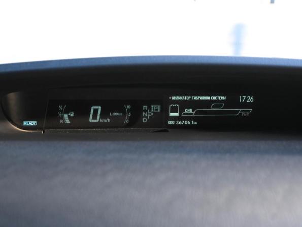 Toyota Prius III Рестайлинг (XW30) с пробегом 2011 года, цена 949 000 рублей, 367061 км, лифтбек, Автокод Объявления