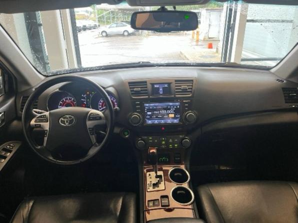 Toyota Highlander II (XU40) Рестайлинг с пробегом 2013 года, цена 1 608 100 рублей, 248489 км, внедорожник, Автокод Объявления