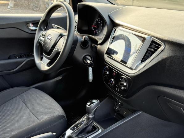 Hyundai Solaris II Рестайлинг с пробегом 2020 года, цена 1 318 000 рублей, 106812 км, седан, Автокод Объявления