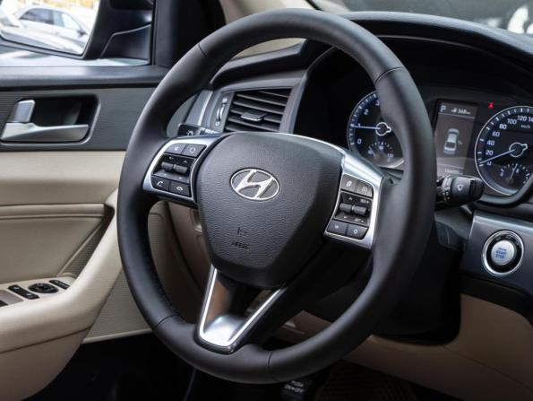 Hyundai Sonata VII (LF) Рестайлинг с пробегом 2017 года, цена 1 535 000 рублей, 166453 км, седан, Автокод Объявления