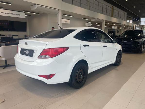 Hyundai Solaris I Рестайлинг с пробегом 2016 года, цена 601 000 рублей, 199000 км, седан, Автокод Объявления