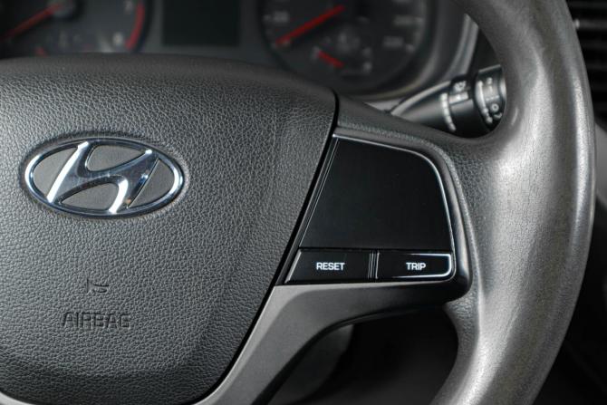 Hyundai Solaris II с пробегом 2017 года, цена 789 000 рублей, 240000 км, седан, Автокод Объявления