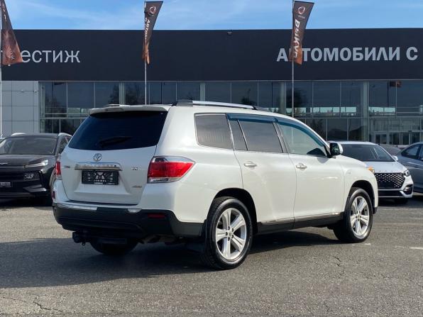 Toyota Highlander II (XU40) Рестайлинг с пробегом 2011 года, цена 1 715 000 рублей, 268200 км, внедорожник, Автокод Объявления