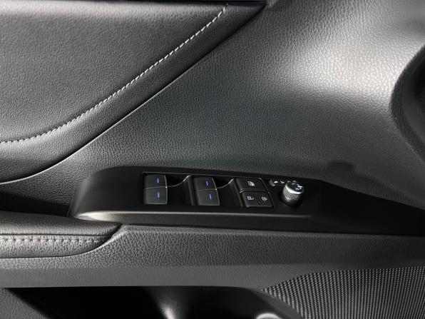 Toyota Camry VIII (XV70) Рестайлинг с пробегом 2021 года, цена 3 350 000 рублей, 55614 км, седан, Автокод Объявления