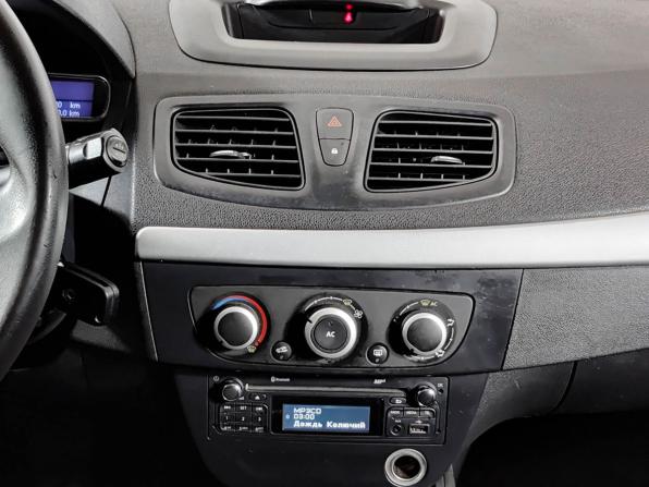 Renault Megane III Рестайлинг 2 с пробегом 2013 года, цена 650 000 рублей, 238436 км, хэтчбек, Автокод Объявления