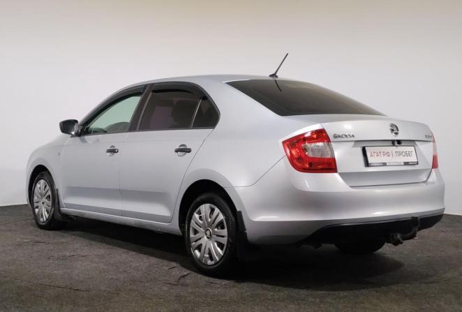 Skoda Rapid I с пробегом 2016 года, цена 940 000 рублей, 199000 км, лифтбек, Автокод Объявления