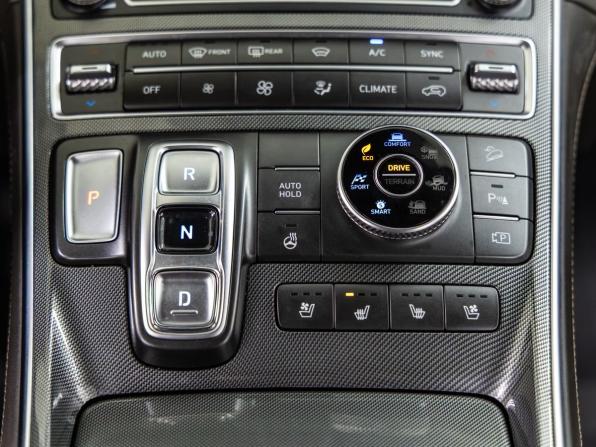 Hyundai Santa Fe IV Рестайлинг с пробегом 2022 года, цена 3 628 000 рублей, 96400 км, внедорожник, Автокод Объявления
