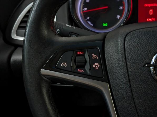 Opel Astra J Рестайлинг с пробегом 2012 года, цена 940 000 рублей, 113641 км, хэтчбек, Автокод Объявления