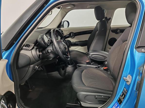 Mini Hatch III (F55/F56) с пробегом 2014 года, цена 1 329 000 рублей, 140070 км, хэтчбек, Автокод Объявления