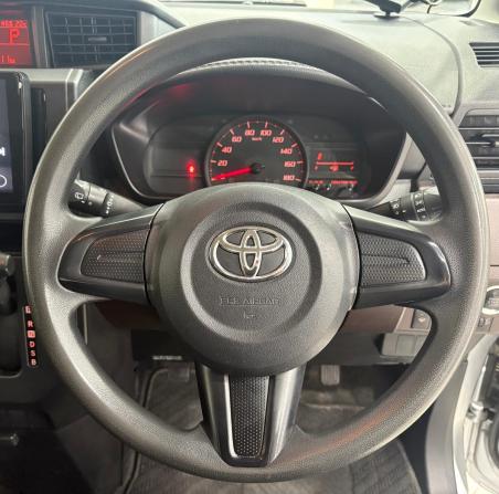 Toyota Roomy I с пробегом 2016 года, цена 850 000 рублей, 85200 км, минивэн, Автокод Объявления