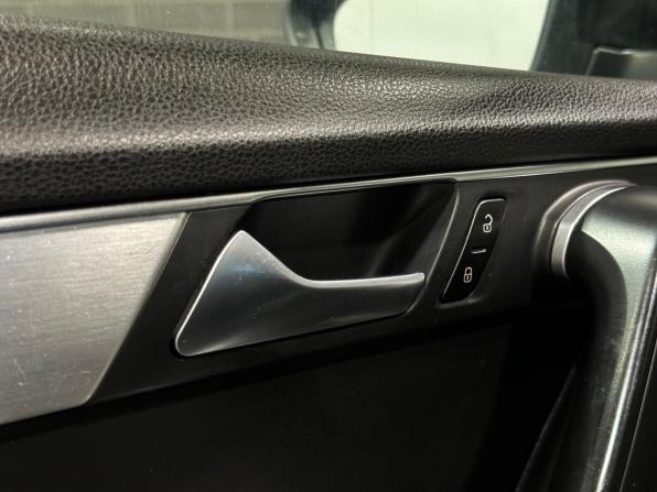 Volkswagen Passat B7 с пробегом 2013 года, цена 1 040 000 рублей, 338884 км, седан, Автокод Объявления