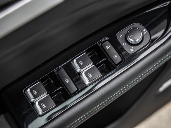 Livan S6 Pro с пробегом 2023 года, цена 1 698 000 рублей, 5852 км, седан, Автокод Объявления
