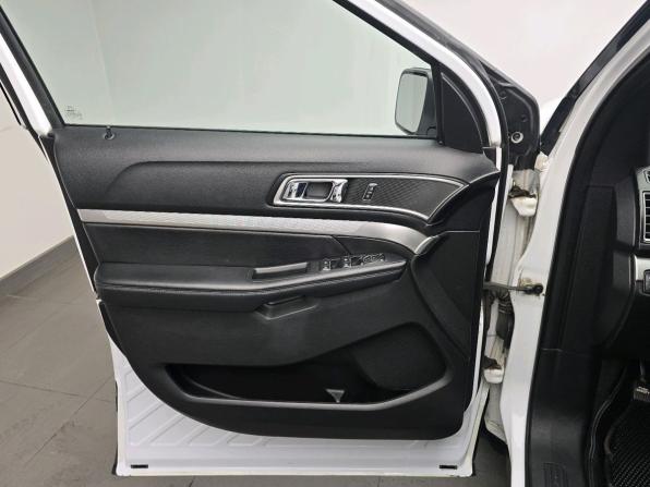 Ford Explorer V Рестайлинг с пробегом 2017 года, цена 2 035 000 рублей, 268384 км, внедорожник, Автокод Объявления