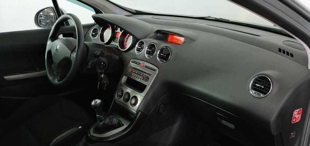 Peugeot 308 I Москва  - изображение 16
