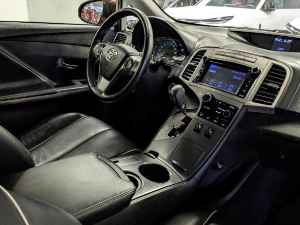 Toyota Venza I Рестайлинг с пробегом 2013 года, цена 2 199 500 рублей, 175000 км, внедорожник, Автокод Объявления