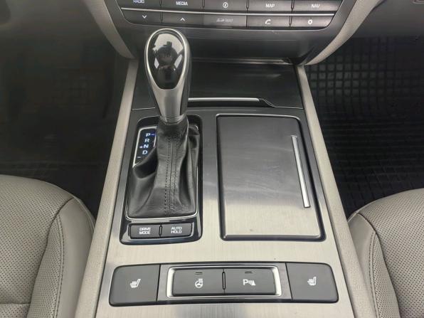 Hyundai Genesis II с пробегом 2014 года, цена 1 835 000 рублей, 145000 км, седан, Автокод Объявления